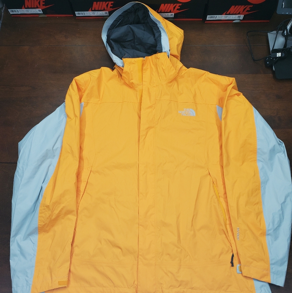 The North Face Men's Yellow and Gray Performance Jacket